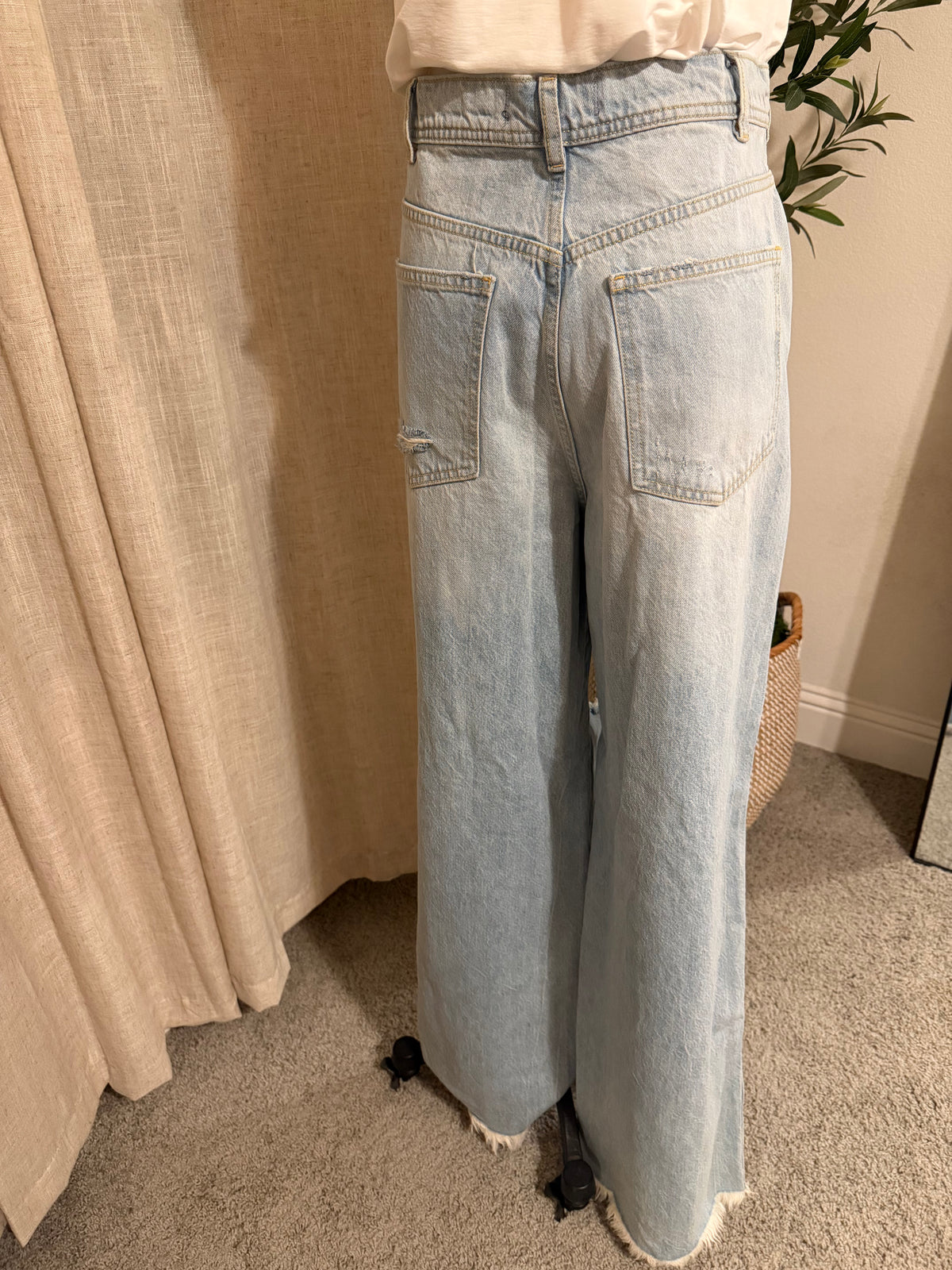 We The Free High-Rise Distressed Raw-Hem Jeans – Size 30 – NWOT