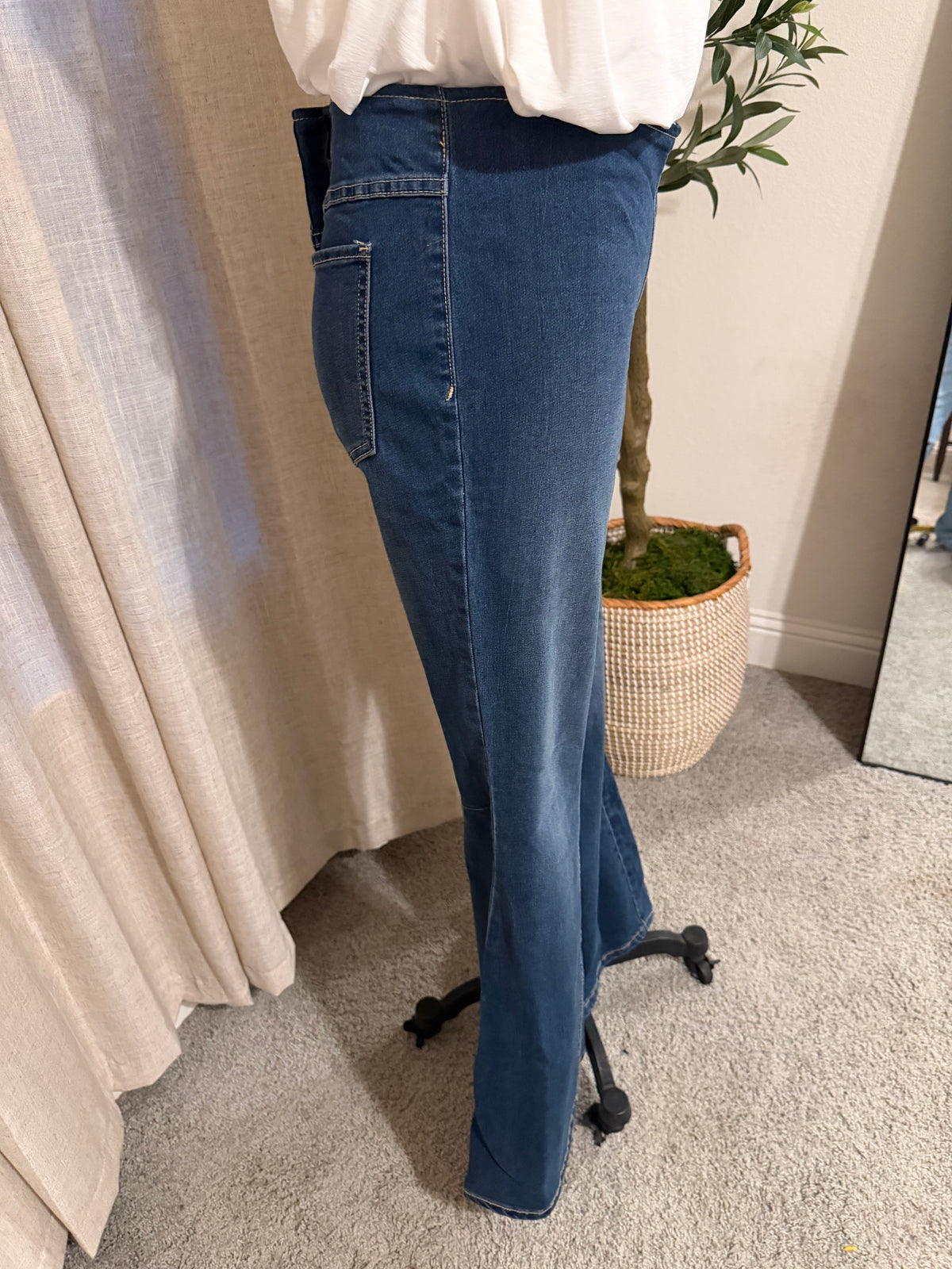 We The Free Pull-On Bell Bottom Flare Jeans | 30