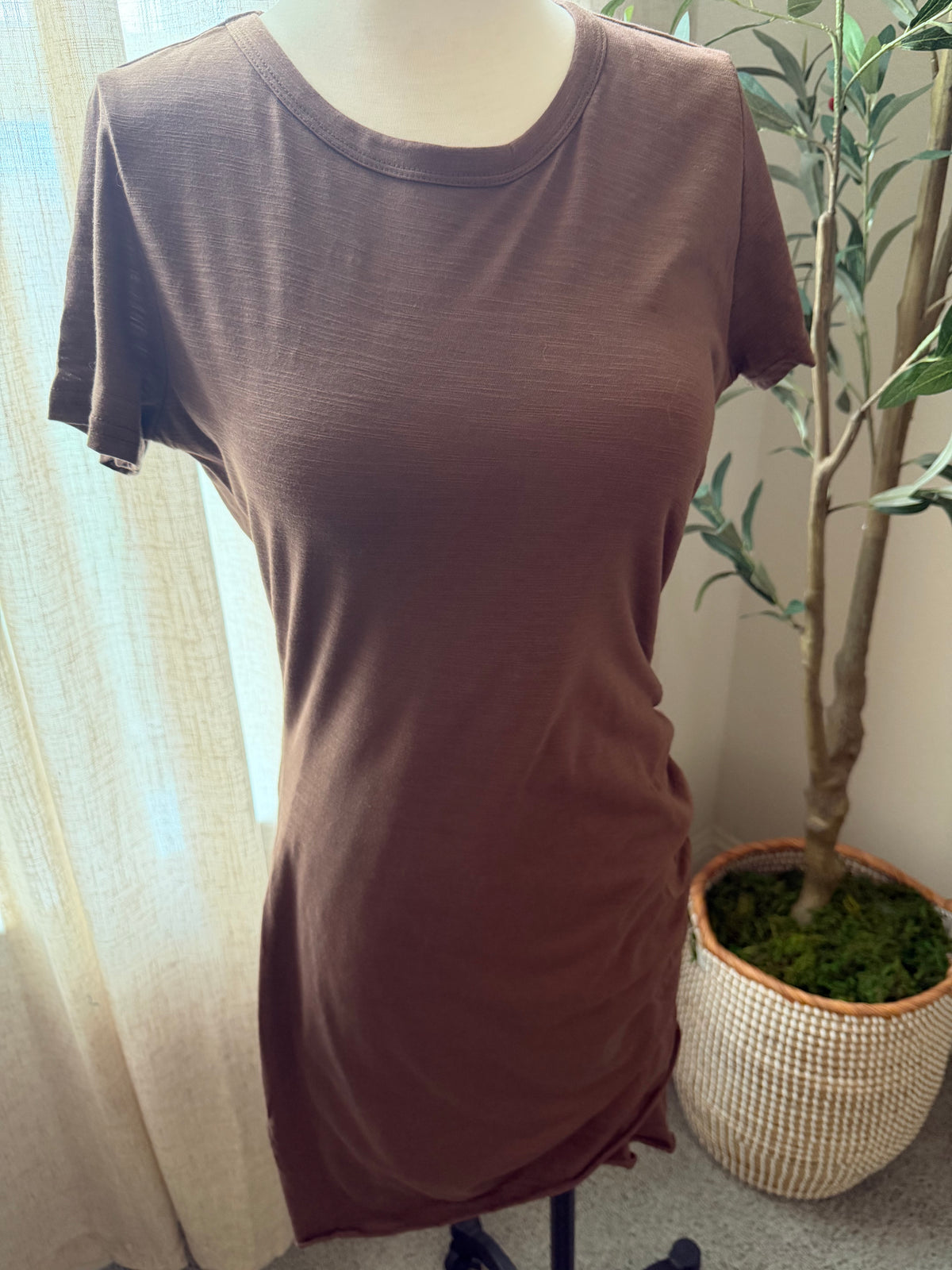 La Miel Brown Ruched T-Shirt Mini Dress – Size L NWOT