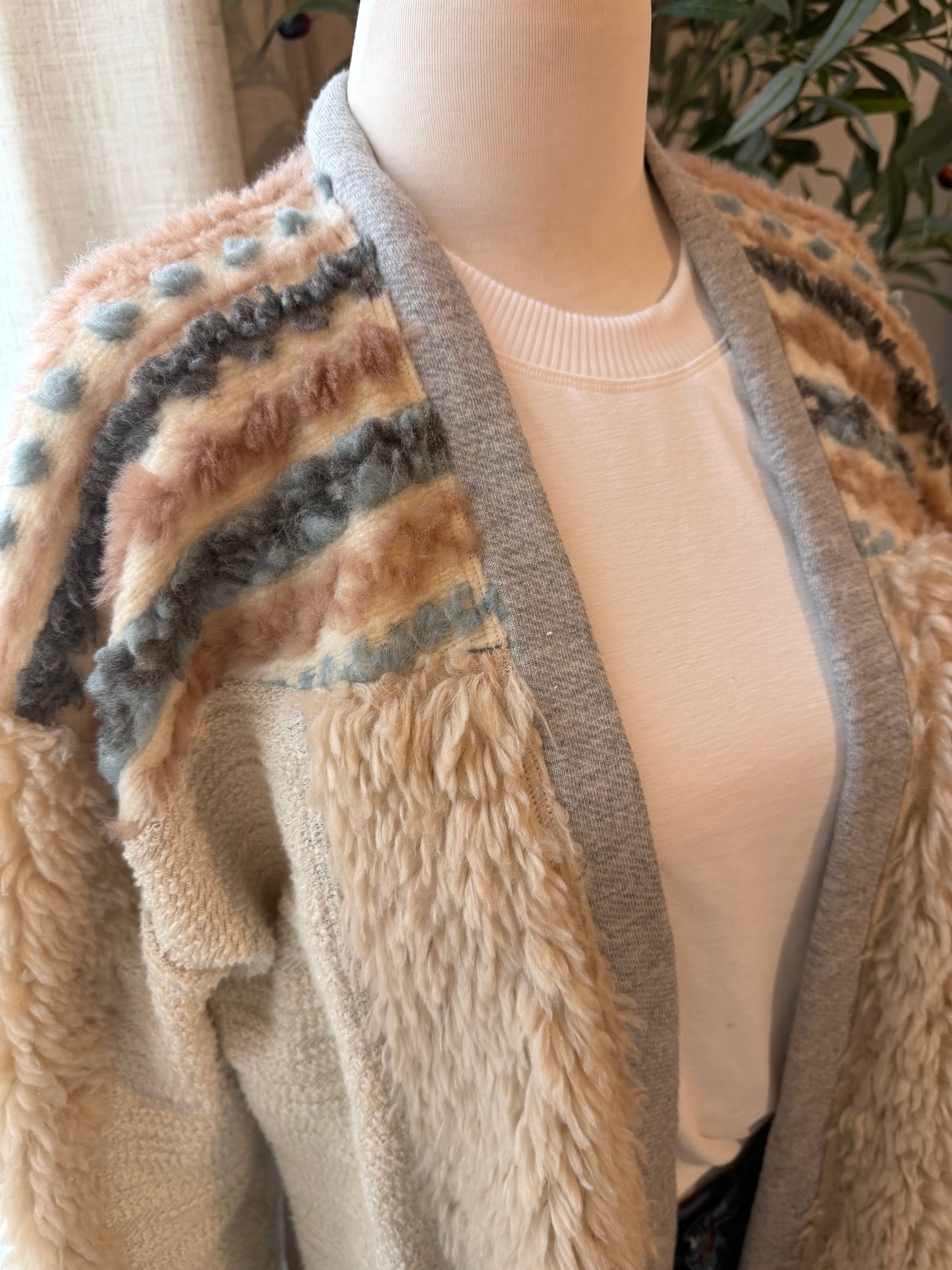 AMADI for Anthropologie Gray Mixed-Texture Fuzzy Sleeve Sweater – Size L