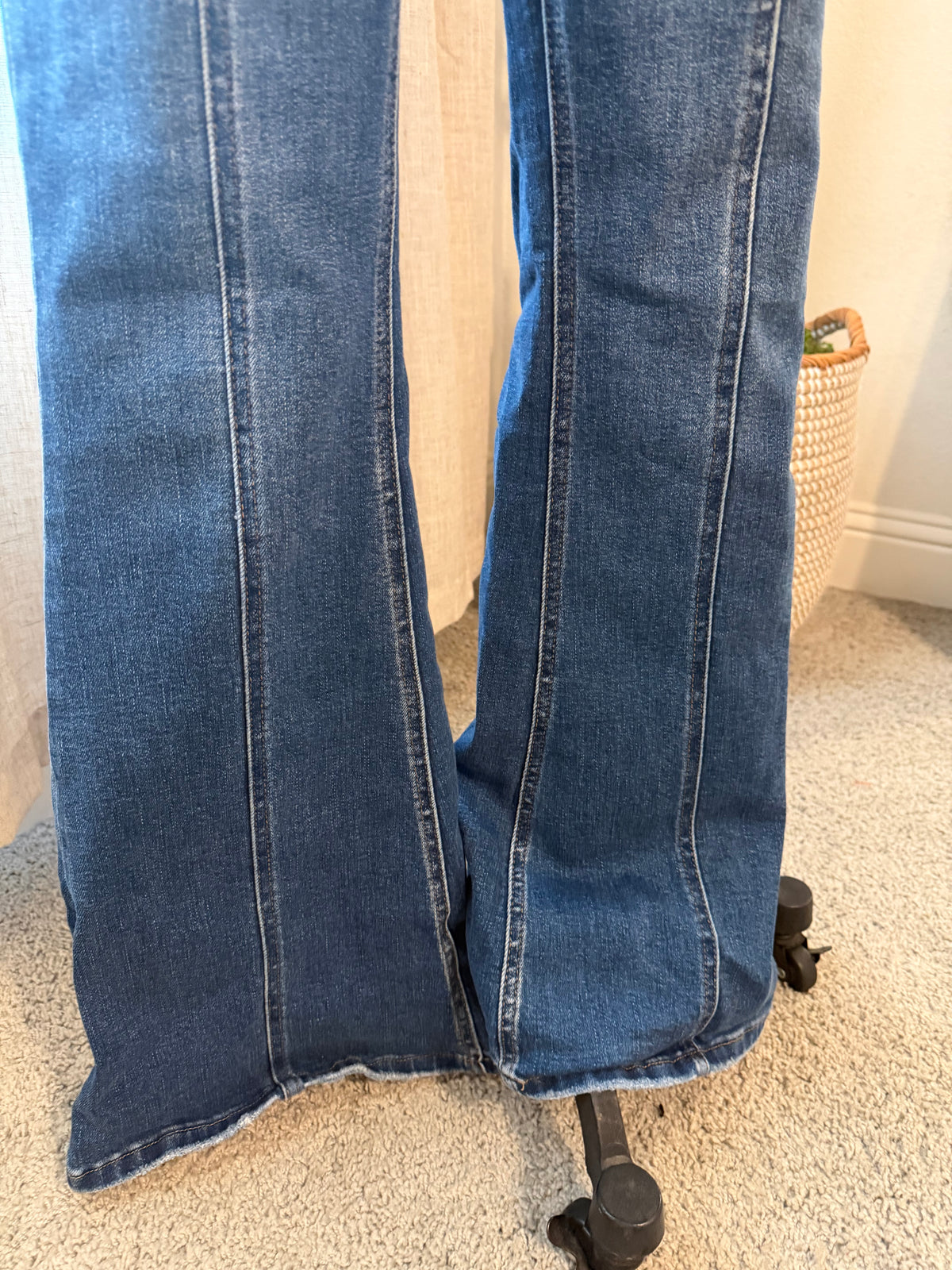 Flying Monkey High Rise Seamed Front Flare Jeans – Size 29