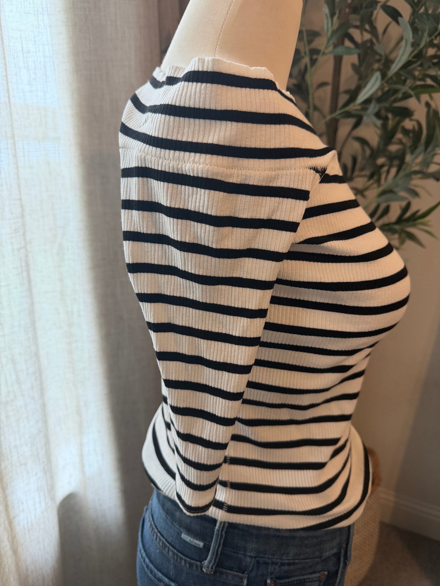 We The Free Black & White Striped Off-Shoulder Top – Size L NWOT